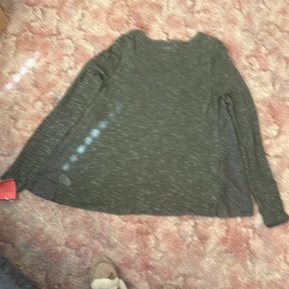 Women's Green Long Sleeve Top - Picture 2 of 2